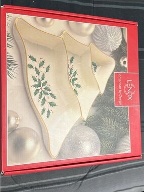 Lenox Holiday Holly Porcelain Tray Set in Cream, Green and Gold